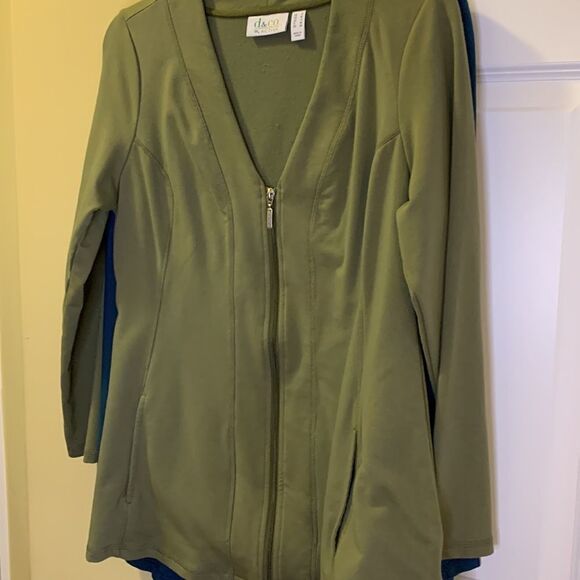 Denim & Company Sz Small activewear lightweight zip up jacket with V-neck - Picture 9 of 9